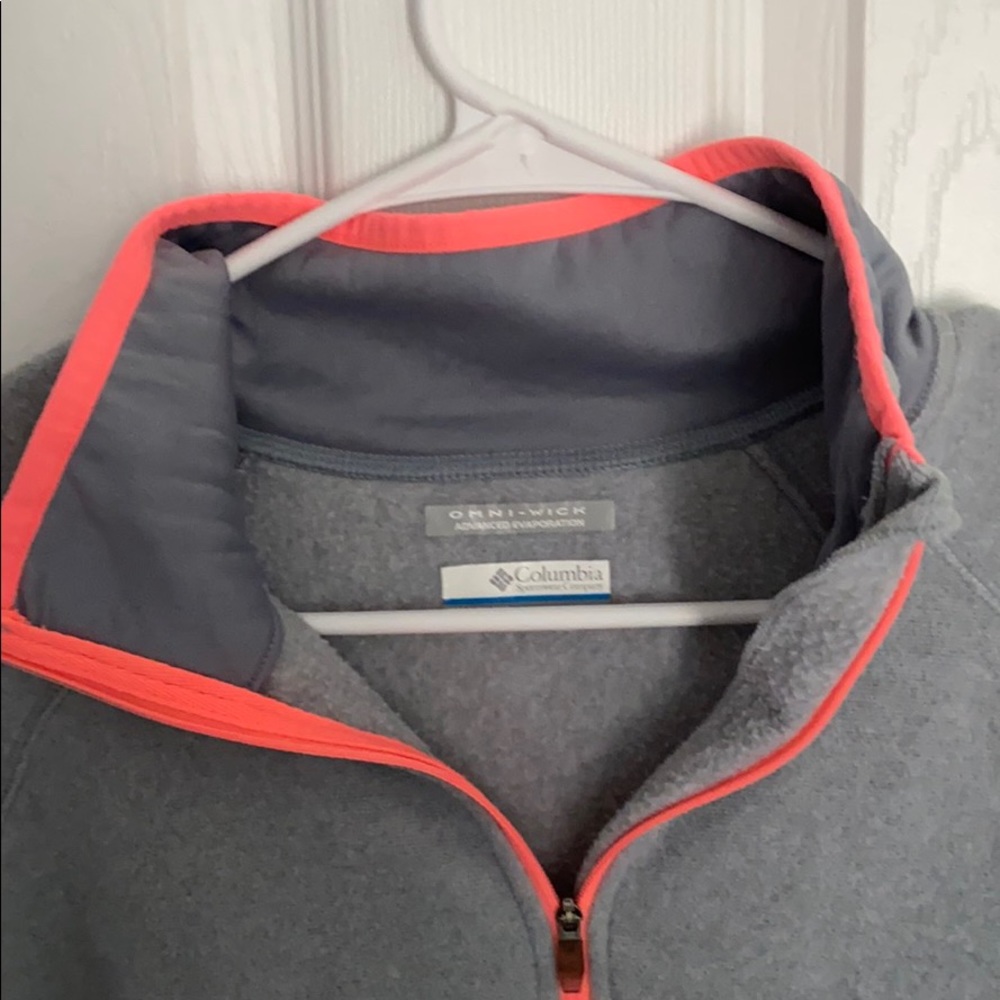 Columbia Pullover (Grey and Pink) - Picture 4 of 6